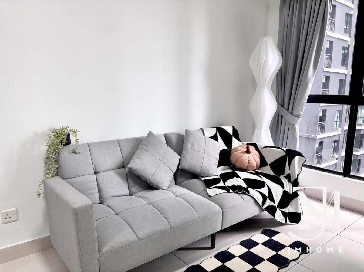Majestic Maxim Ucsi 2r Near Mrt #22 Apartment